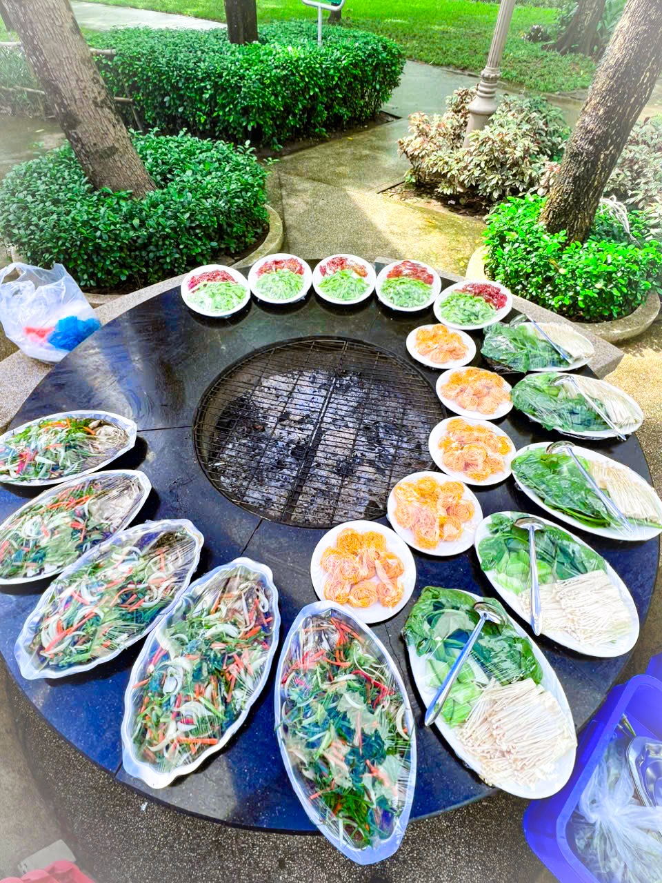 Hình ảnh buổi tiệc 5 bàn gia đình chị Danh tại Celadon Tân Phú do Flash Food chuẩn bị với nhiều món ngon truyền thống.
